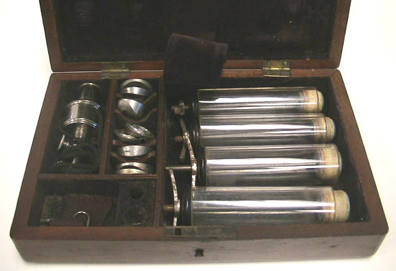 Rare Heurteloup leech set c.1840.  The pewter cartouche on the lid is imprinted Baron Heurteloup patent No 2384.